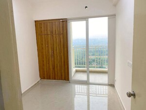 Room in 2 BHK Apartment at Amrapali Dream Valley, Tech Zone 4 Greater Noida – for Sale