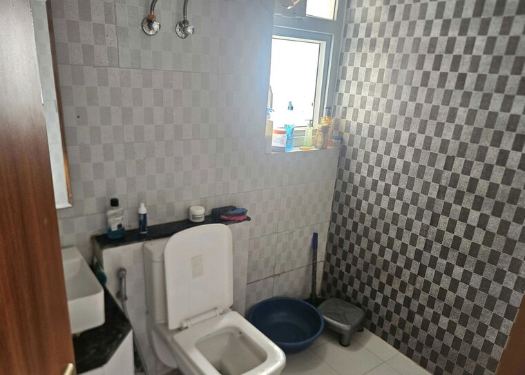 Bathroom, chd-avenue-71 3.5 Bedroom 1200 Sq.Ft. Apartment In Sector 71 Gurgaon 10021334