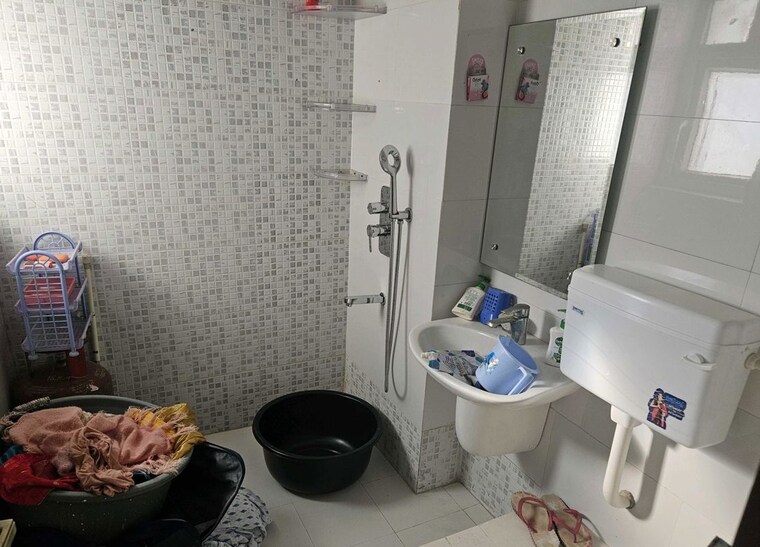 Team Area, chd-avenue-71 3.5 Bedroom 1200 Sq.Ft. Apartment In Sector 71 Gurgaon 10021334
