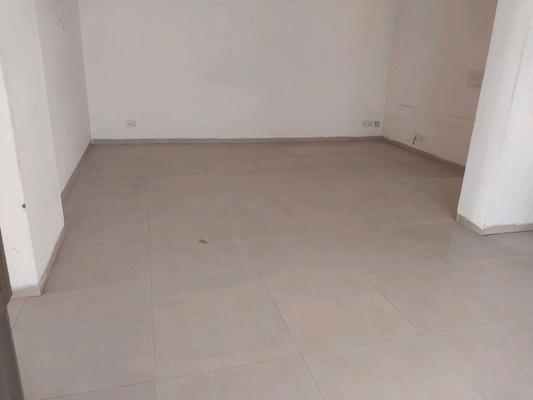 Room, chd-avenue-71 3.5 Bedroom 1200 Sq.Ft. Apartment In Sector 71 Gurgaon 10021334