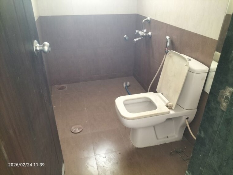 Bathroom, runwal-snehanjali 2 Bedroom 973 Sq.Ft. Apartment In Baner Pune 10021383