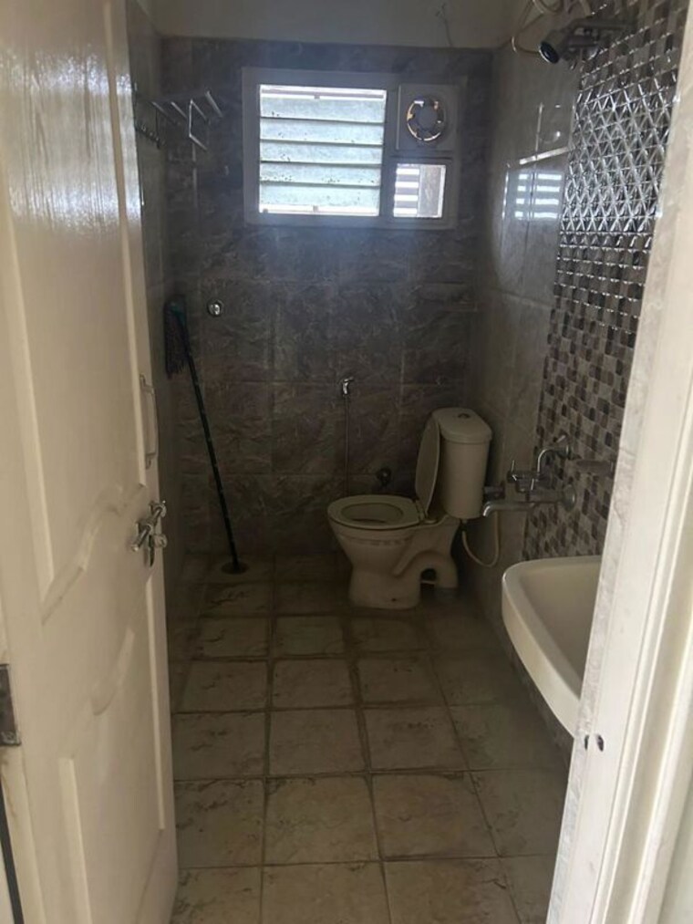 Bathroom, battarahalli 2 Bedroom 1000 Sq.Ft. Apartment In Battarahalli Bangalore 10021374