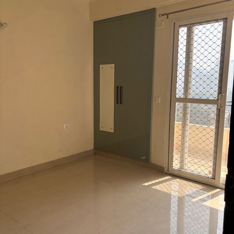 3 BHK Apartment For Rent in Amrapali Crystal Homes
