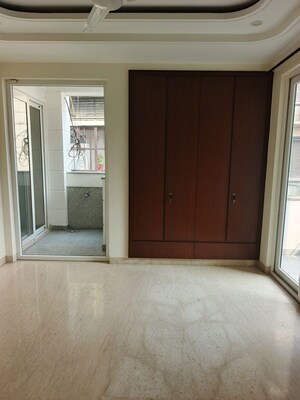 Room in 4 BHK Builder Floor at Defence Colony – for Rent