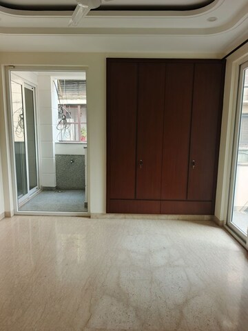 Room in 4 BHK Builder Floor at Defence Colony – for Rent