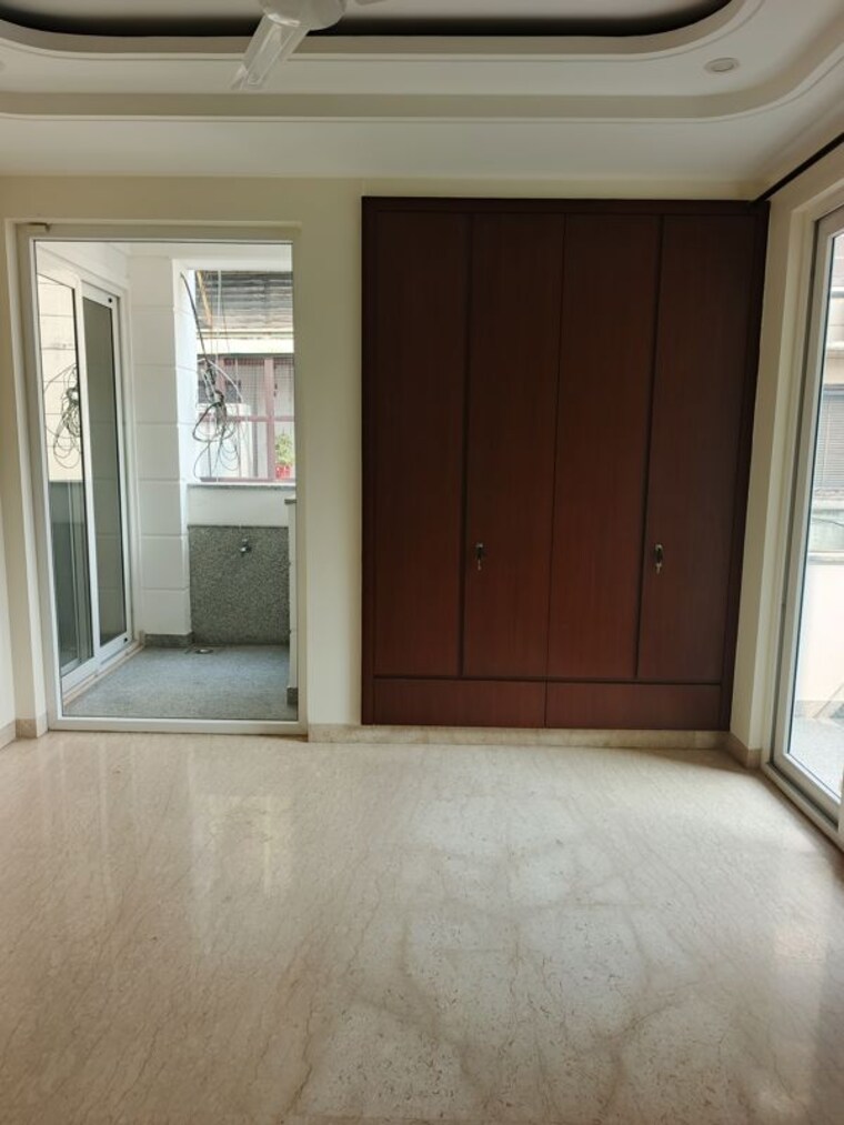 Room, defence colony 4 Bedroom 2500 Sq.Ft. Builder Floor In Defence Colony Delhi 10021441