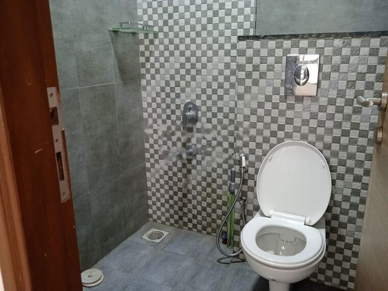 Bathroom, uk-iridium 2 Bedroom 632 Sq.Ft. Apartment In Kandivali East Mumbai 10021421
