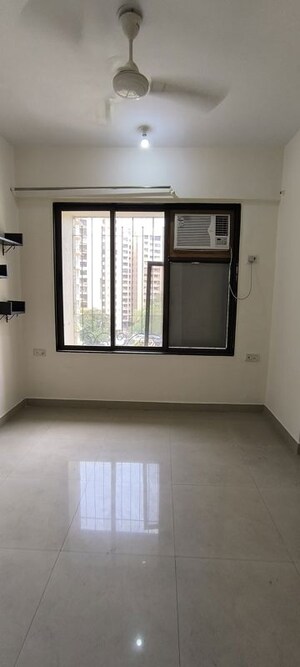 Room in 2 BHK Apartment at Supreme Lake Homes, Powai – for Rent