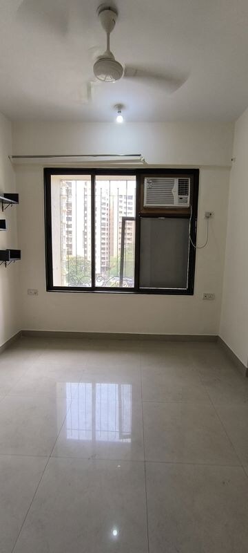 Room in 2 BHK Apartment at Supreme Lake Homes, Powai – for Rent