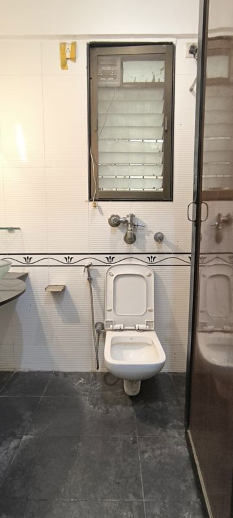 Bathroom, supreme-lake-homes 2 Bedroom 1050 Sq.Ft. Apartment In Powai Mumbai 10021417