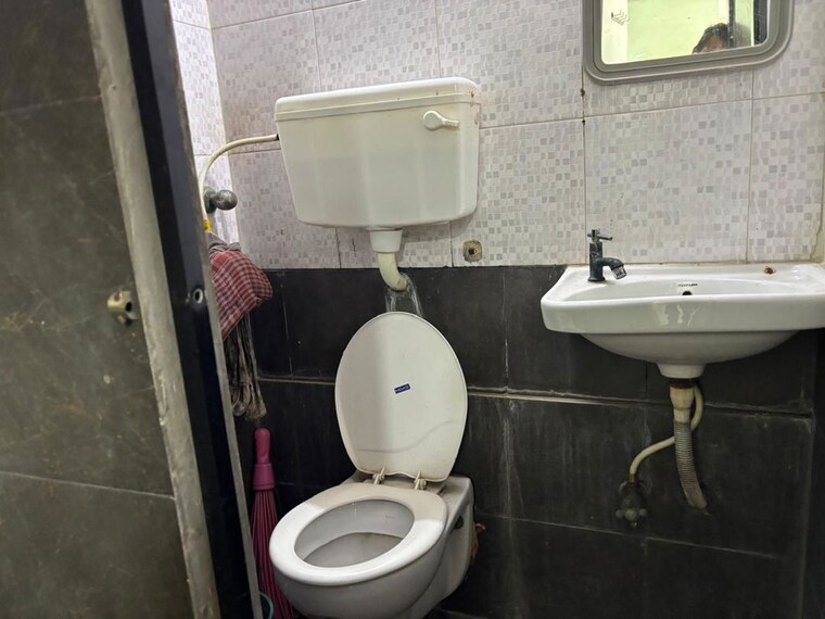 Bathroom, knox-plaza Commercial Office Space 250 Sq.Ft. In Malad West Mumbai 10021444