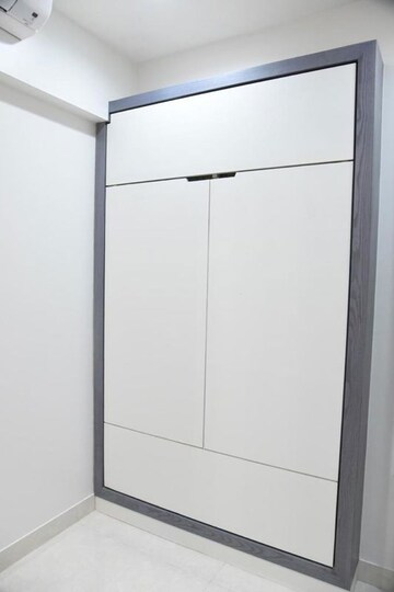 Room in 2.5 BHK Apartment at Neelkanth Greens, Manpada – for Sale