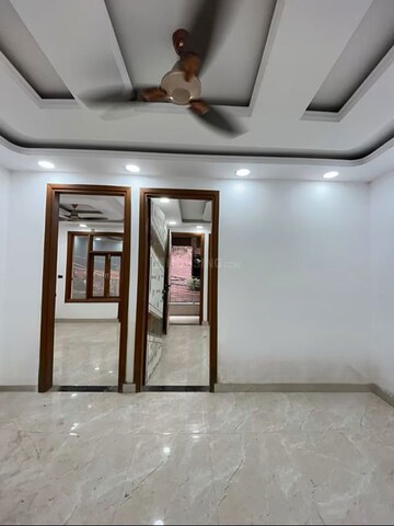 Room in 3 BHK Builder Floor at Govindpuri – for Sale