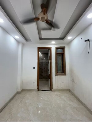 Building Lobby in 3 BHK Builder Floor at Govindpuri – for Sale