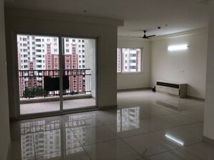 Room in 3.5 BHK Apartment at Prestige Lakeside Habitat Apartments, Whitefield – for Rent