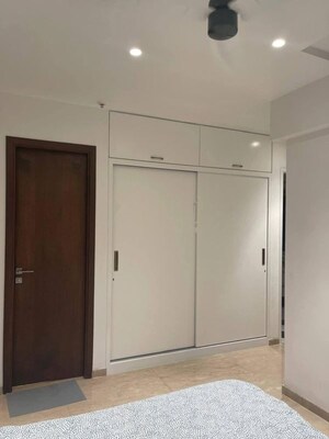 Room in 2 BHK Apartment at Hiranandani Castle Rock, Powai – for Sale