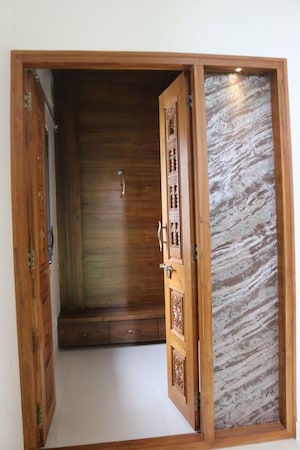 Furnished Amenities in 4 BHK Apartment at Karishma Society, Kothrud – for Rent