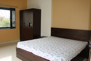 Bedroom in 4 BHK Apartment at Karishma Society, Kothrud – for Rent