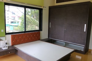 Furnished Amenities in 4 BHK Apartment at Karishma Society, Kothrud – for Rent