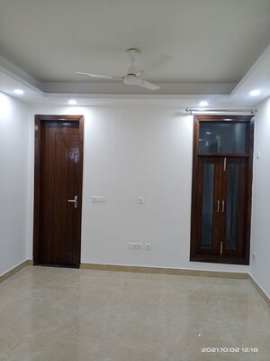 Room in 2 BHK Builder Floor at Vasant Kunj – for Rent