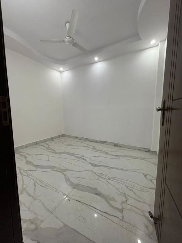 Room, govindpuri 3 Bedroom 90 Sq.Yd. Builder Floor In Govindpuri Delhi 10021513