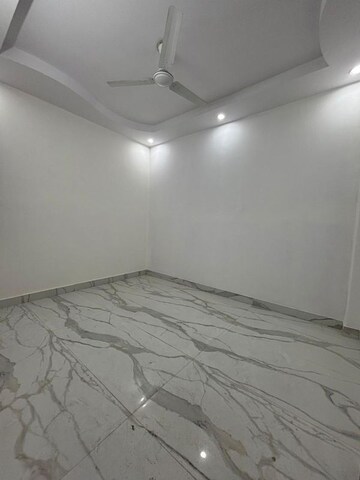 Room in 3 BHK Builder Floor at Govindpuri – for Sale