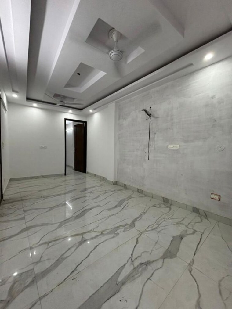 Room, govindpuri 3 Bedroom 90 Sq.Yd. Builder Floor In Govindpuri Delhi 10021513