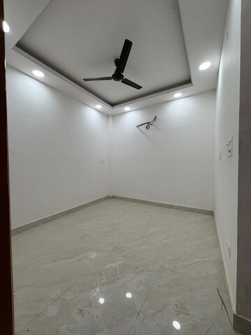 Room in 3 BHK Builder Floor at Govindpuri – for Sale