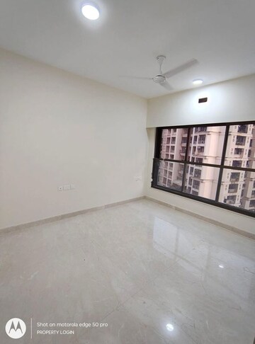 Room in 2 BHK Apartment at K Raheja Ascencio, Chandivali – for Sale