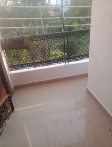 Balcony in 1 BHK Independent House at Aliganj – for Rent