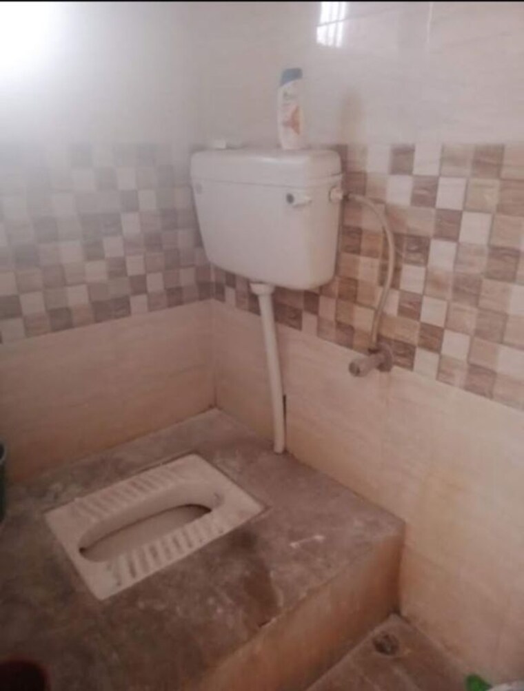 Bathroom, aliganj 1 Bedroom 910 Sq.Ft. Independent House In Aliganj Lucknow 10021602