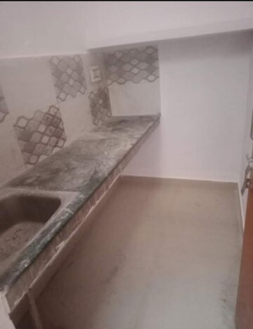 Room in 1 BHK Independent House at Aliganj – for Rent