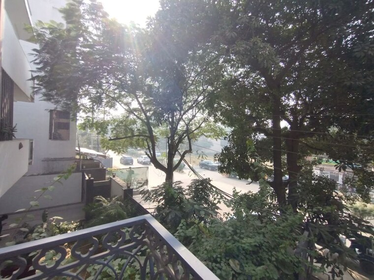 Garden, rwa-apartments-sector-12 2 Bedroom 29 Sq.Mt. Apartment In Sector 12 Noida 10021608