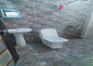Bathroom in 3.5 BHK Apartment at Gomti Nagar – for Rent