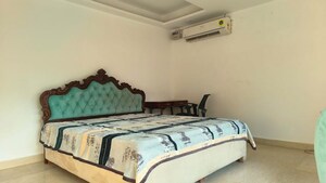 Bedroom in 5 BHK Builder Floor at Hong Kong Bazaar, Sector 57 – for Rent