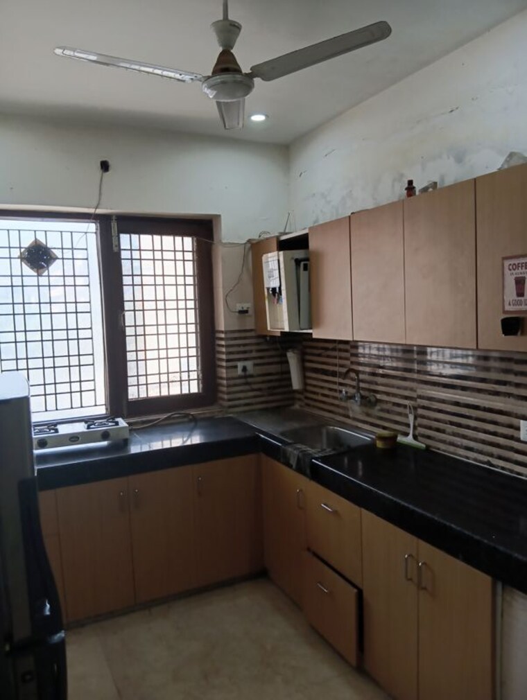 Kitchen, sector 52 3 Bedroom 500 Sq.Yd. Builder Floor In Sector 52 Gurgaon 10021767
