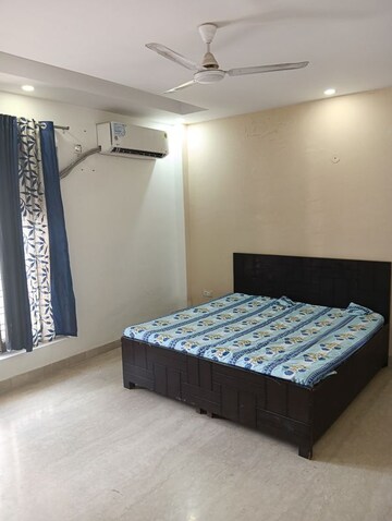 Bedroom in 3 BHK Builder Floor at Sector 52 – for Rent