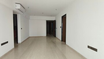 Room in 2 BHK Apartment at Lodha Parkside, Worli – for Rent