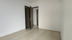 Room in 2 BHK Apartment at Lodha Parkside, Worli – for Rent