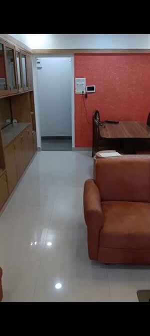 Furnished Amenities in 2 BHK Apartment at Takshila CHS, Andheri East – for Rent