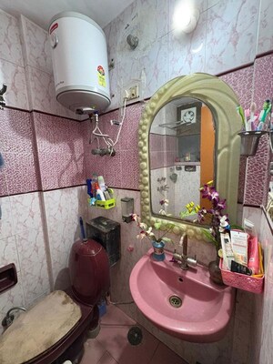 Attached Bathroom in 2 BHK Apartment at Maple Heights, Sector 43 – for Rent