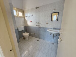 Bathroom in 3 BHK Apartment at Madhur Jivan Apartment, Sector 56 – for Rent