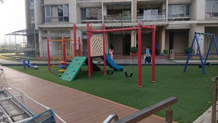 Garden, wadhwa-imperial-heights 3 Bedroom 1200 Sq.Ft. Apartment In Goregaon West Mumbai 10021864
