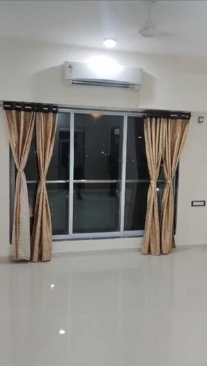 Room in 2 BHK Apartment at Shanti Heights Dadar East, Dadar East – for Rent