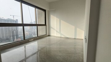Room in 2 BHK Apartment at Prestige Jasdan Classic, Mahalaxmi – for Rent