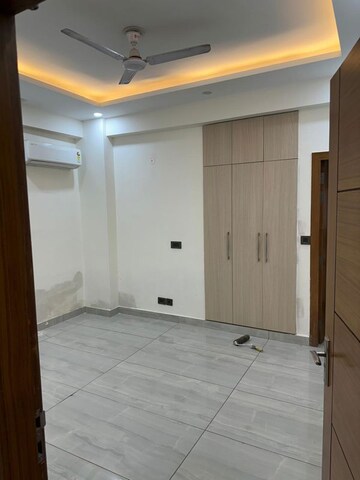 Room in 3.5 BHK Apartment at Ram Shanti Apartment, Sector 52 – for Rent