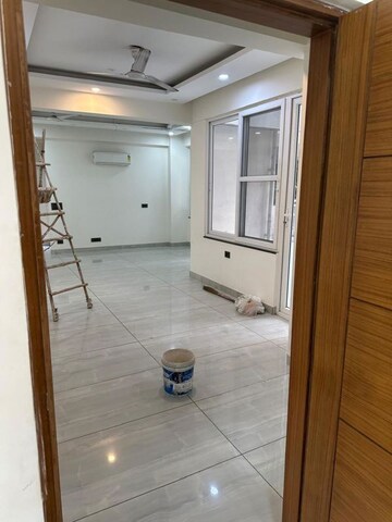 Room in 3.5 BHK Apartment at Ram Shanti Apartment, Sector 52 – for Rent