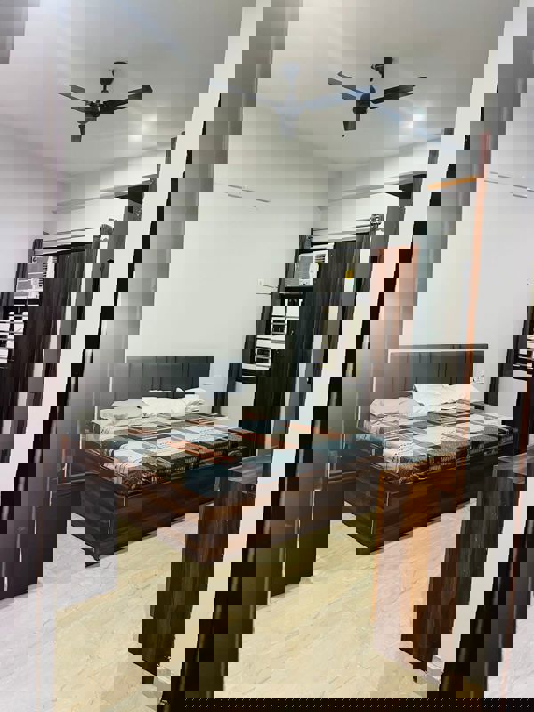 3 BHK 100 Sq.Yd. Apartment in Delhi Blue Apartments