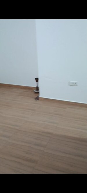 Room in 2 BHK Apartment at DB Orchid Ozone, Dahisar East – for Rent