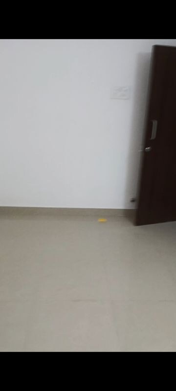 Room in 2 BHK Apartment at DB Orchid Ozone, Dahisar East – for Rent